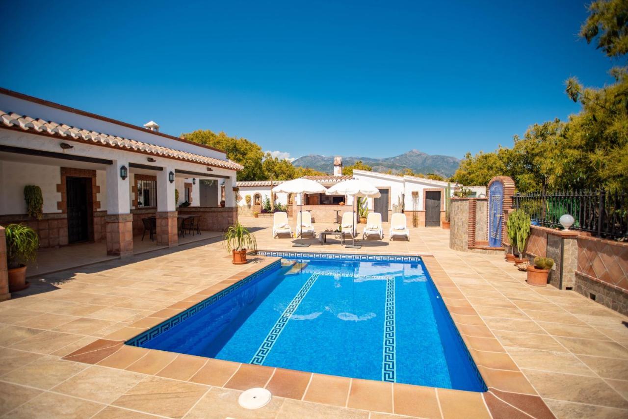 Casa Rural En Nerja Villa Ruisol By Centrall Alquileres Turisticos Kültér fotó